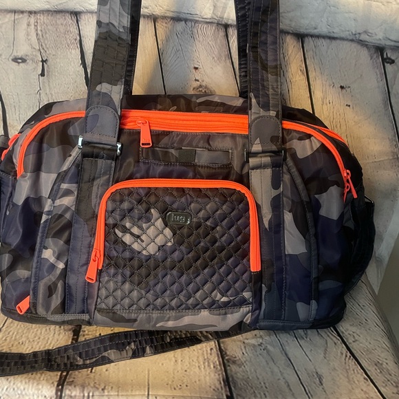 Lug Propeller East West Duffel Bag. - Picture 2 of 4